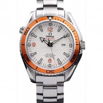 Quadrante bianco con cassa arancione coassiale Omega Seamaster Planet Ocean